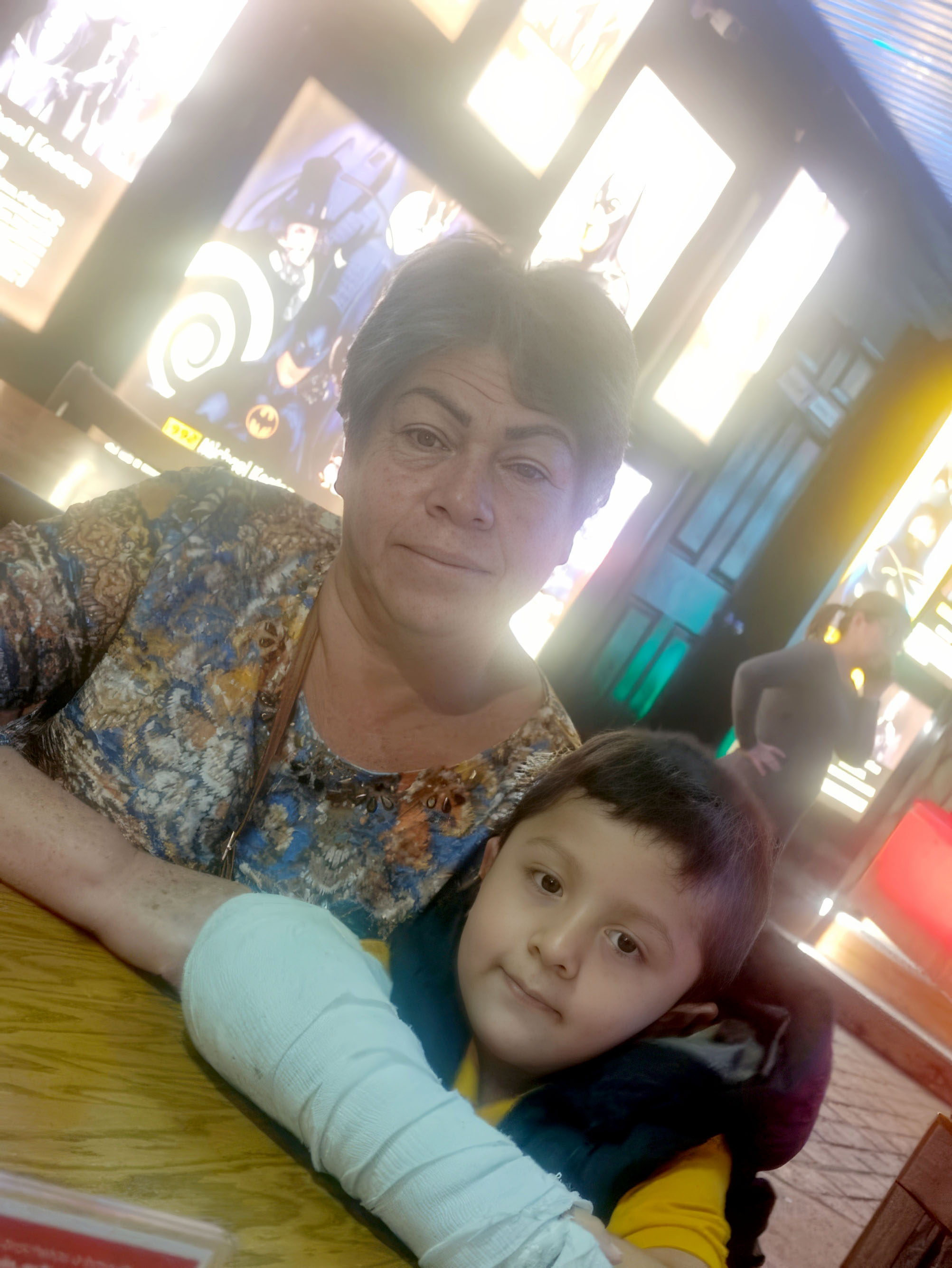 Abuela y Santi
